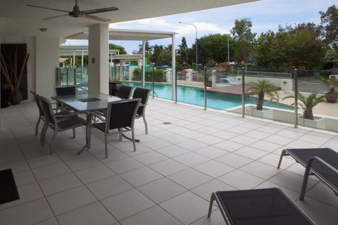 Waters Edge Apartment Cairns - Northern Rivers Accommodation 10