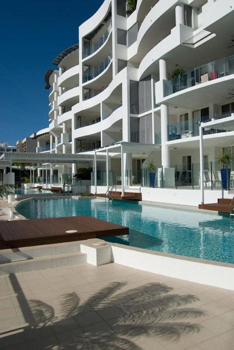Waters Edge Apartment Cairns - Northern Rivers Accommodation 9