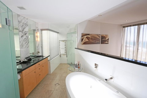 Oceans Mooloolaba - Northern Rivers Accommodation 2