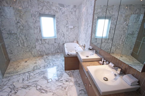 Oceans Mooloolaba - Northern Rivers Accommodation 34