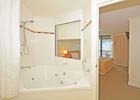 Mantra Hervey Bay - Northern Rivers Accommodation 24