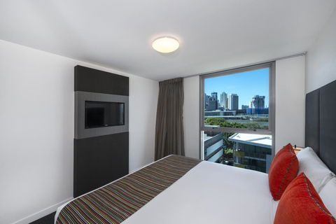 Mantra South Bank Brisbane - Northern Rivers Accommodation 25