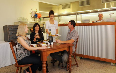 Cairns Queenslander Hotel & Apartments - Northern Rivers Accommodation 11