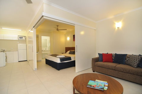Cairns Queenslander Hotel & Apartments - Northern Rivers Accommodation 17