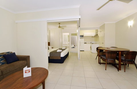 Cairns Queenslander Hotel & Apartments - Northern Rivers Accommodation 10
