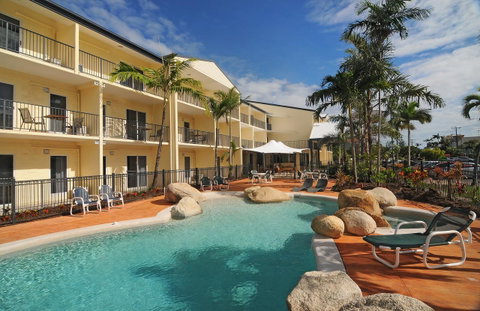 Cairns Queenslander Hotel & Apartments - Northern Rivers Accommodation 2