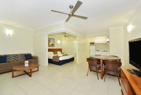 Cairns Queenslander Hotel & Apartments - Northern Rivers Accommodation 9