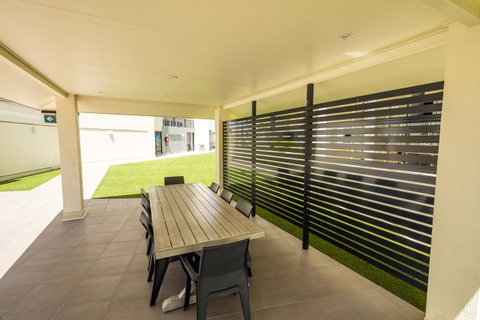 Jack And Newell Holiday Apartments - Northern Rivers Accommodation 6