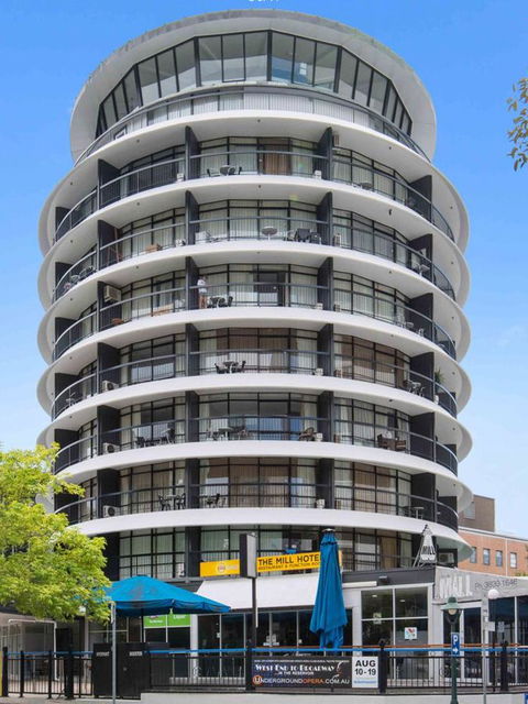 Madison Tower Mill Hotel - Northern Rivers Accommodation 0