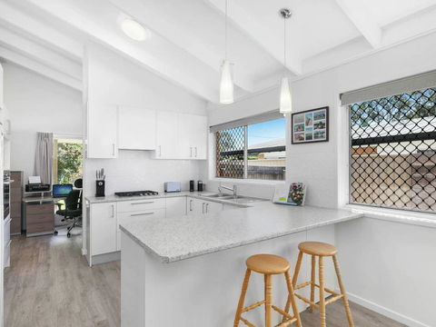 Beautiful Home- Walk To Beach-Short Drive To Noosa - Northern Rivers Accommodation 0