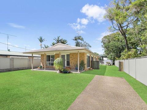 Beautiful Home- Walk To Beach-Short Drive To Noosa - Northern Rivers Accommodation 7