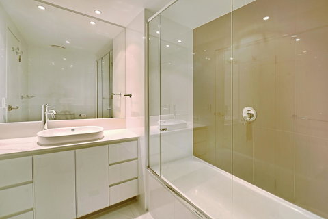 Number 1 H Residences - WiFi, Parking & More By Gold Coast Holidays - Northern Rivers Accommodation 13