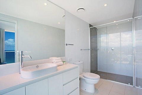 Number 1 H Residences - WiFi, Parking & More By Gold Coast Holidays - Northern Rivers Accommodation 6