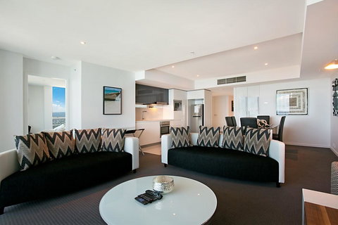 Number 1 H Residences - WiFi, Parking & More By Gold Coast Holidays - Northern Rivers Accommodation 11