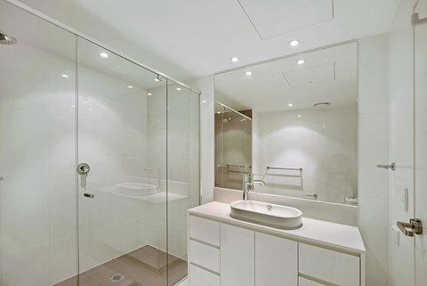 Number 1 H Residences - WiFi, Parking & More By Gold Coast Holidays - Northern Rivers Accommodation 12