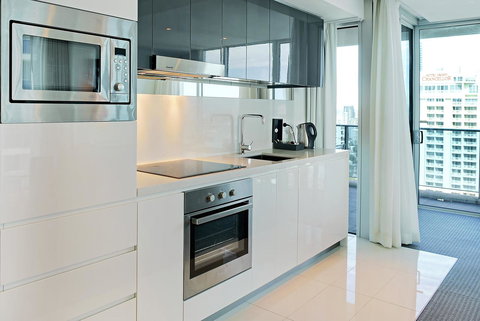 Number 1 H Residences - WiFi, Parking & More By Gold Coast Holidays - Northern Rivers Accommodation 18