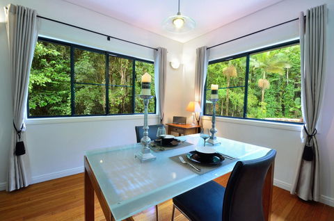Misty Mountains Rainforest Retreat - Northern Rivers Accommodation 11