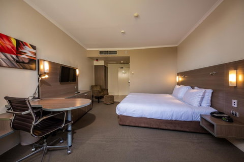 DoubleTree By Hilton Cairns - Northern Rivers Accommodation 24