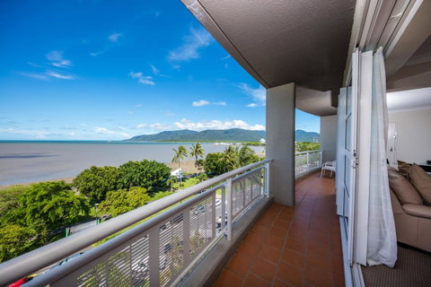 DoubleTree By Hilton Cairns - Northern Rivers Accommodation 29