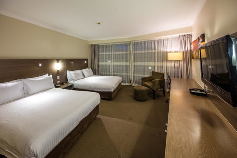 DoubleTree By Hilton Cairns - Northern Rivers Accommodation 14