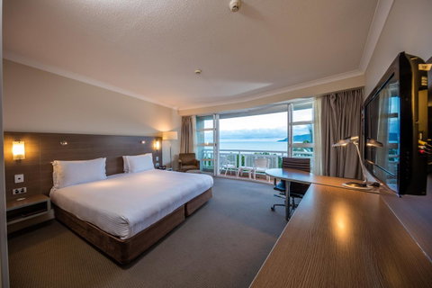 DoubleTree By Hilton Cairns - Northern Rivers Accommodation 15