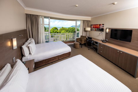 DoubleTree By Hilton Cairns - Northern Rivers Accommodation 23