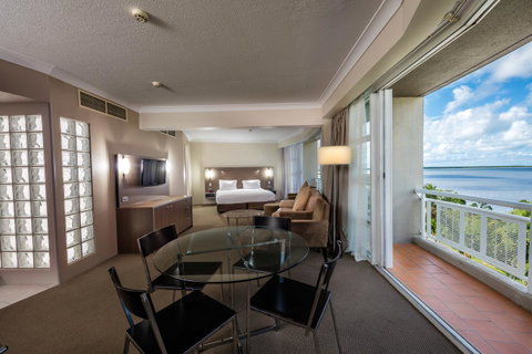 DoubleTree By Hilton Cairns - Northern Rivers Accommodation 17