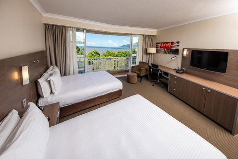 DoubleTree By Hilton Cairns - Northern Rivers Accommodation 28