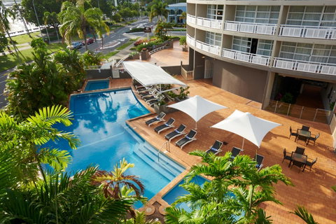DoubleTree By Hilton Cairns - Northern Rivers Accommodation 2