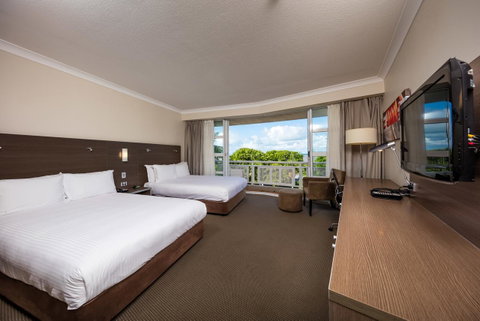 DoubleTree By Hilton Cairns - Northern Rivers Accommodation 30
