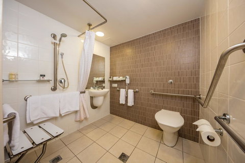 DoubleTree By Hilton Cairns - Northern Rivers Accommodation 34
