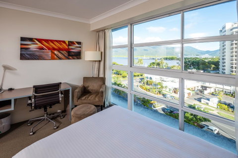 DoubleTree By Hilton Cairns - Northern Rivers Accommodation 35