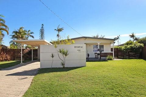 6 Botany Court Marcoola Beach - Pet Friendly 500 Bond - Northern Rivers Accommodation 0