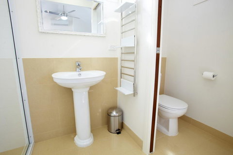 Beached On Magnetic - Northern Rivers Accommodation 12