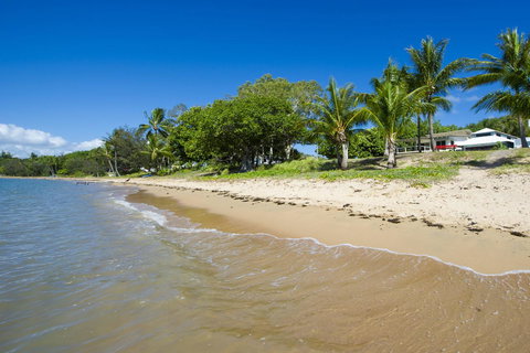 Beached On Magnetic - Northern Rivers Accommodation 2