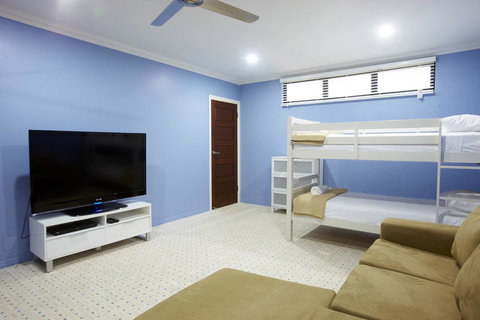 Beached On Magnetic - Northern Rivers Accommodation 13