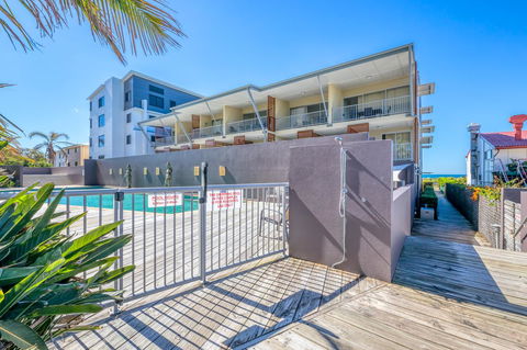 On The Beach Resort Bribie Island - Northern Rivers Accommodation 2