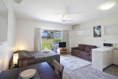 Regency Waterfront Noosa - Northern Rivers Accommodation 3
