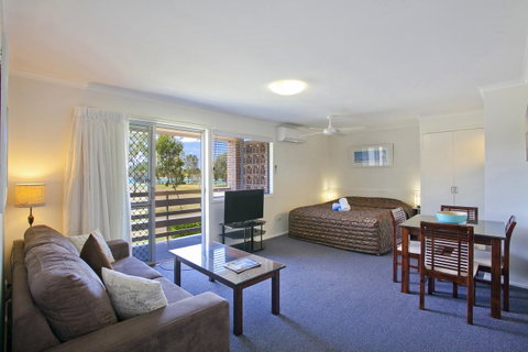 Regency Waterfront Noosa - Northern Rivers Accommodation 0