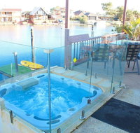 Waterside Resort Style - Northern Rivers Accommodation