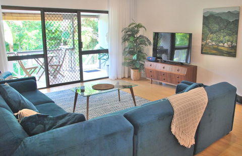 Wayfarer Apartment, In The Heart Of Port Douglas - Northern Rivers Accommodation 3