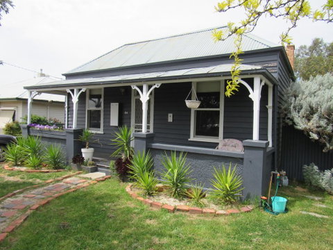 Welcome Stranger Cottage - Northern Rivers Accommodation 0