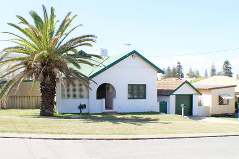 West End Retreat - Northern Rivers Accommodation 2