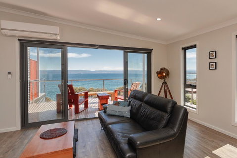 Whale Watcher 2 - Northern Rivers Accommodation 1