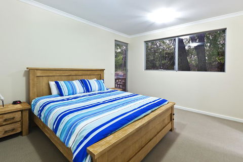 Whatmans Beach House - Northern Rivers Accommodation 2
