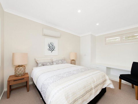 Whispering Sands', 10 Sandy Point Road - Luxury Waterfront Home With Aircon, WIFI & Foxtel - Northern Rivers Accommodation 3