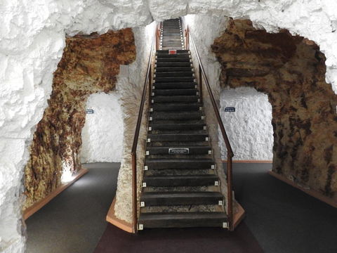 White Cliffs Underground - Northern Rivers Accommodation 2