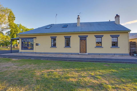 Whites Corner - Northern Rivers Accommodation 0