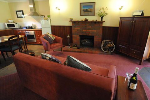 Wintarni Olives Cottage - Northern Rivers Accommodation 0