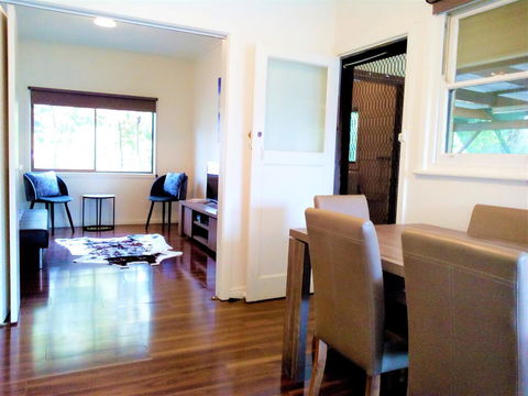 Wombat Cottage Albury - Northern Rivers Accommodation 3